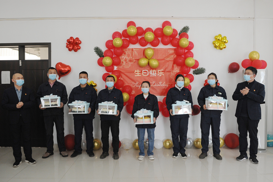 蛋糕傳心意 關(guān)愛(ài)甜如蜜 ——紐科倫公司舉行為一線生日員工送蛋糕活動(dòng)